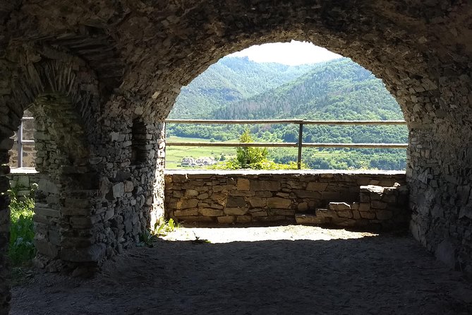 3-Hour Private Hiking Tour to historic places around Spitz in Wachau Valley - Weather, equipment, and seasonal limits