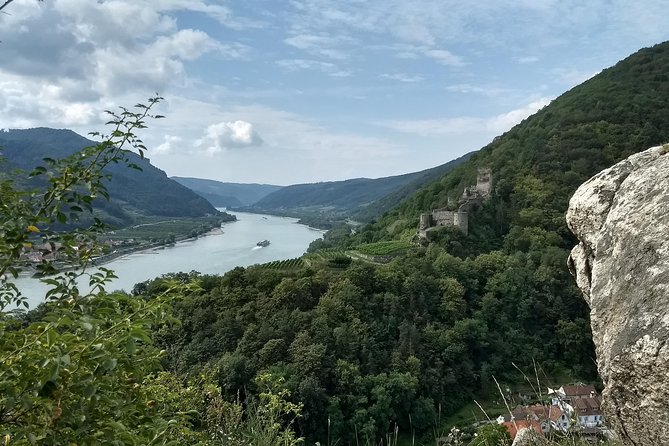 3-Hour Private Hiking Tour to historic places around Spitz in Wachau Valley - Who should book this Wachau hike?