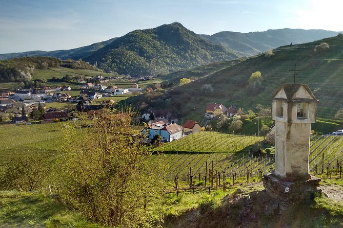 3-Hour Private Hiking Tour to historic places around Spitz in Wachau Valley - The Red Gate and the big Wachau view