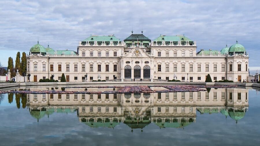 3 hour private tour in Vienna by private car - The Ringstrasse, opera, and the old center