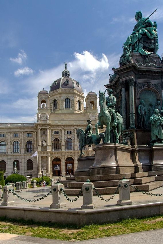 3 hour private tour in Vienna by private car - Starting at your Vienna hotel