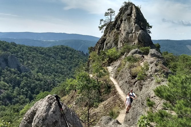 4-Hour Private Alpine Hiking Tour 'In the footsteps of king Lionheart' - Burgruine Dürnstein and the Lionheart story