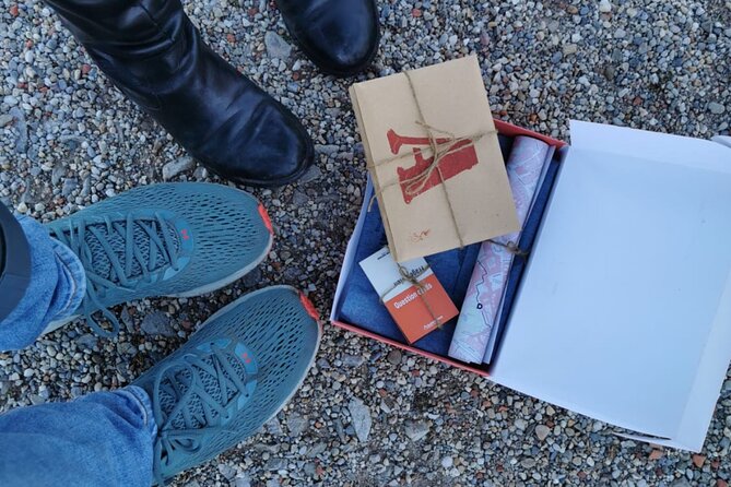 A box for a romantic walk in the city center of Vienna - Courtyards along Grünangergasse