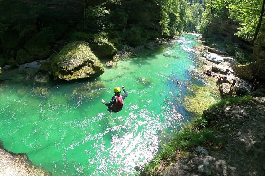 Adventurous rafting tour on the Salza - pure whitewater action! - Safety first, then the first paddle strokes