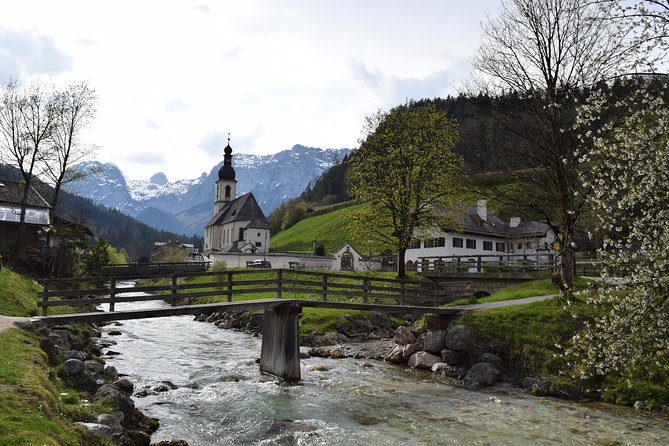 Alpine Majesty: Eagle's Nest, Salt Mine Salzburg & Berchtesgaden - Guides, vehicles, and the private-tour advantage