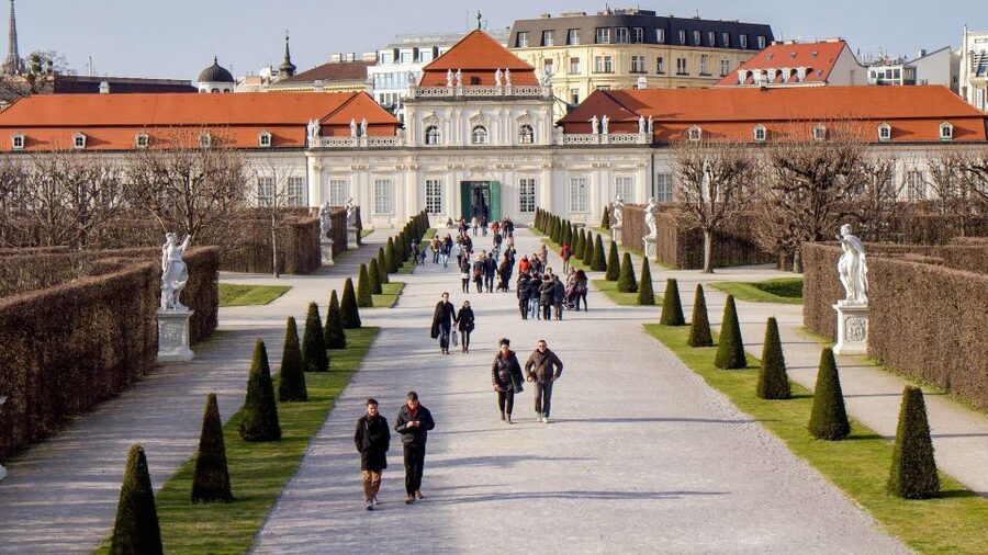 An Introduction to Vienna Walking Tour - The guides are the main reason to consider it