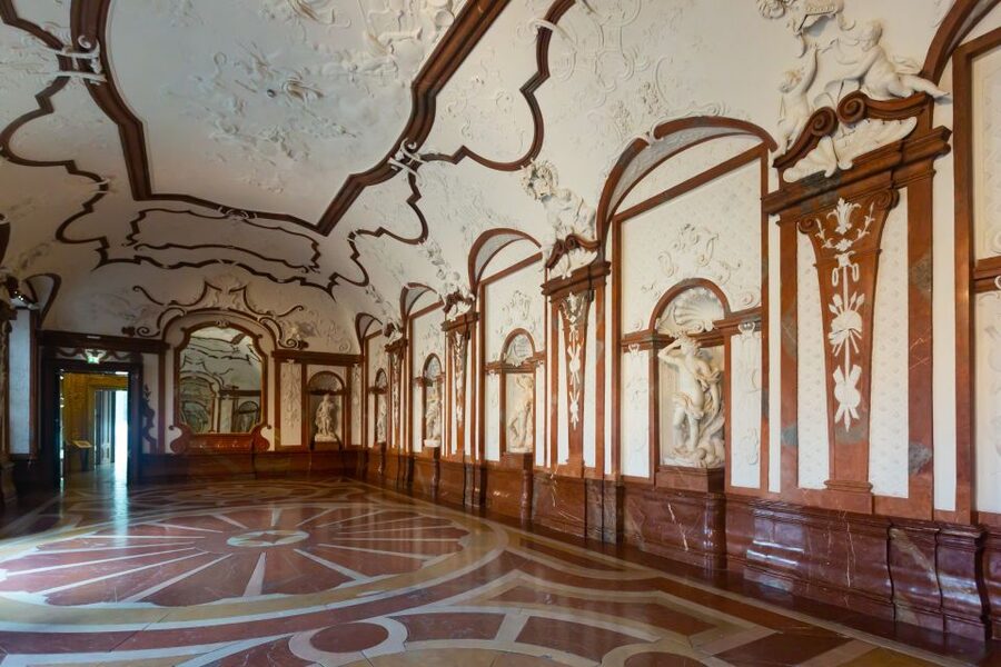Belvedere Palace: Tour with Skip-the-Line/Transfer Options - How the guides shape the visit