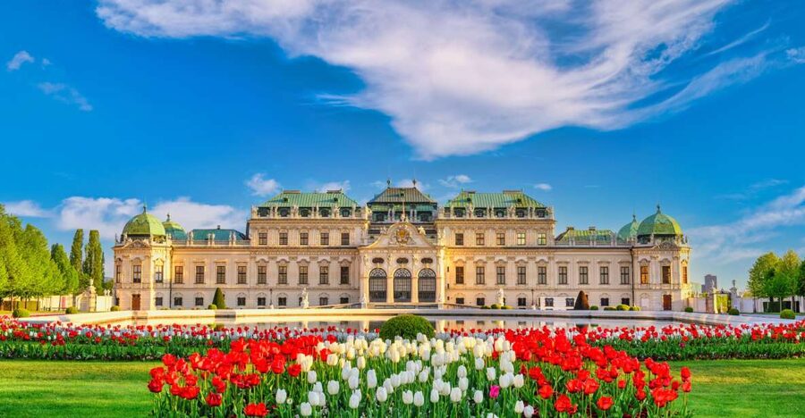 Belvedere Palace: Tour with Skip-the-Line/Transfer Options - Upper Belvedere and The Kiss