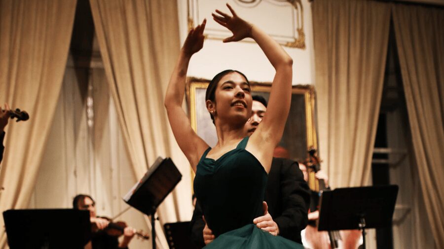 Best of Mozart & Strauss - Mozart opens with energy and familiar melodies