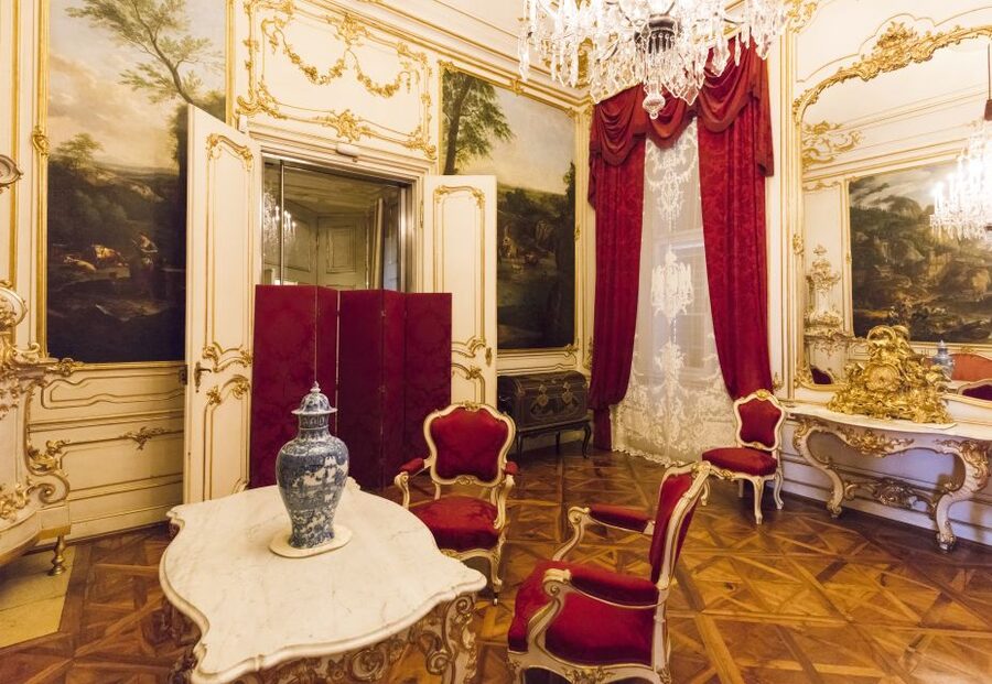 Best of Vienna 1-Day Tour by Car with Schonbrunn Tickets - Hofburg, Heldenplatz, and Vienna’s complicated past