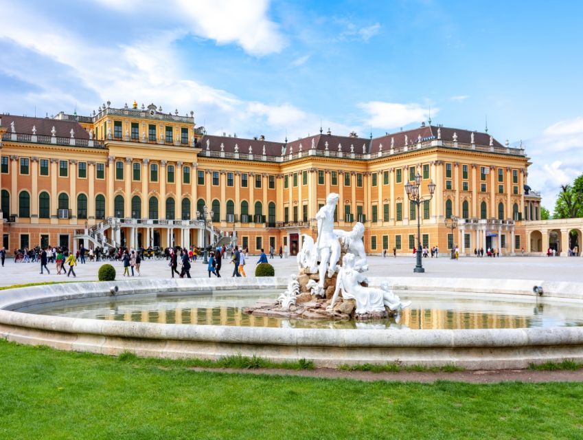 Best of Vienna 1-Day Tour by Car with Schonbrunn Tickets - Belvedere and the Klimt collection