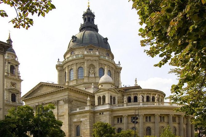 Budapest Private Day Trip from Vienna - Walking through Buda Castle and Trinity Square