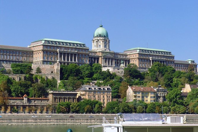 Budapest Private Day Trip from Vienna - Lunch and three hours to explore alone