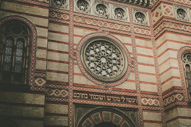 Budapest Unveiled Exclusive Day Tour - The Jewish district: synagogue and Gozsdu Court