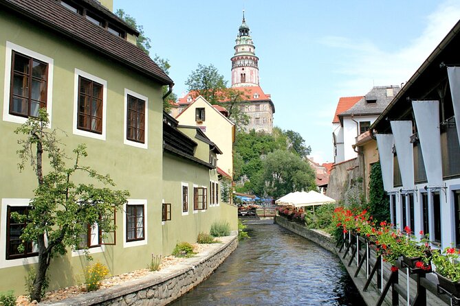 Cesky Krumlov Small-Group Day Trip from Vienna - Crossing into South Bohemia