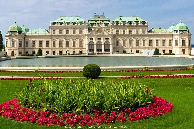 Christmas at Belvedere: 3hr Private Tour of Upper Palace & Market - Booking, cancellation, and practical planning