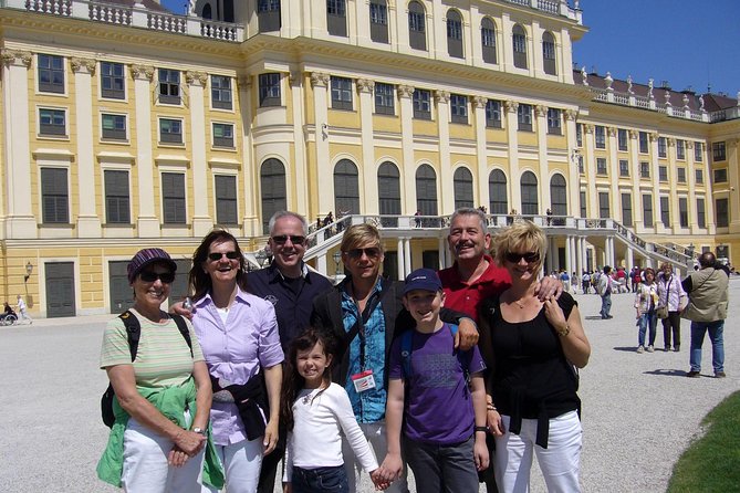 Classic Private City Tour Vienna - Heroes’ Square and the Hofburg