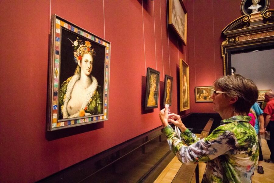 Combo Ticket: Kunsthistorisches Museum & Imperial Treasury - Move from art to royal power at the Hofburg Treasury