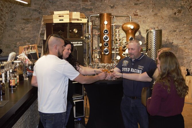Culinary tour in Melk - A look inside the gin distillery