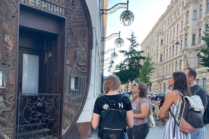 Explore the Hidden Gems of Vienna with CityRiddler - Starting at Annagasse and finding Blood Alley