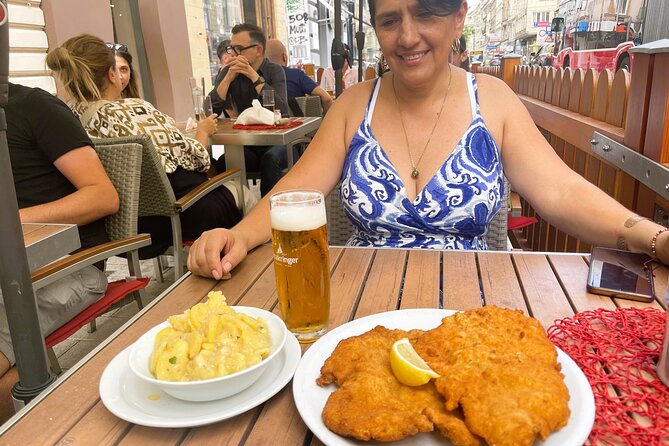 Food Tasting Tour in Hidden Gems of Vienna for Small Groups - Stop three: Das Käuzchen and Austrian sausage