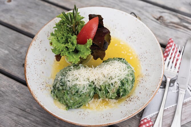 Food Tour : Culture & Culinary in Innsbruck's Old Town - A quick look at the Hungerburgbahn