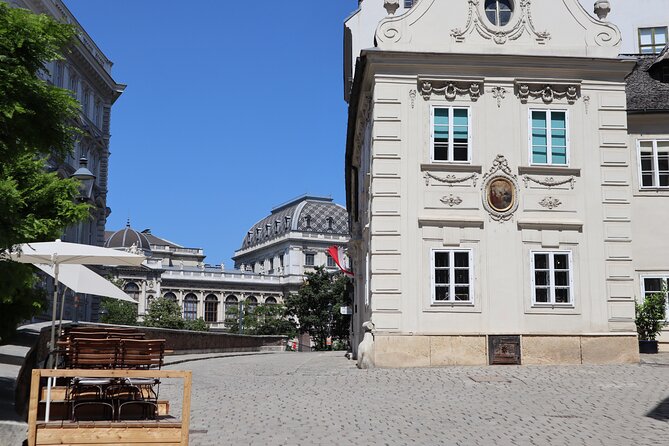 Freud - Inside the mind of a Genius - Walking toward Berggasse 19