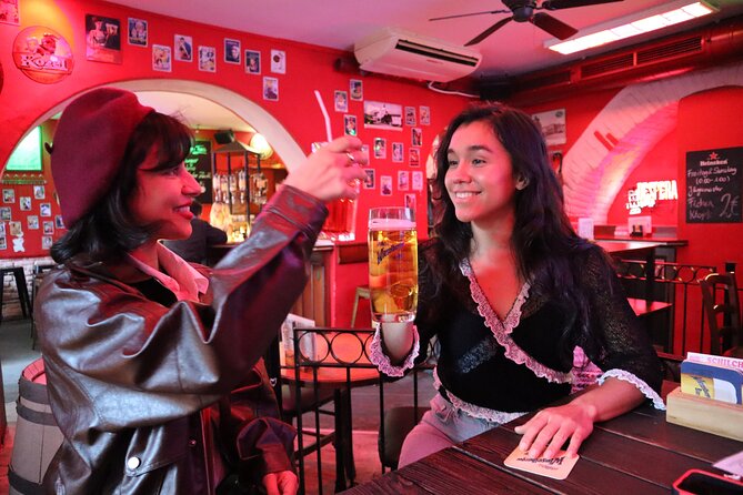 Friday Night Pub Crawl for Professionals in Vienna, Austria - Funky Monkey Brings the Dance Floor