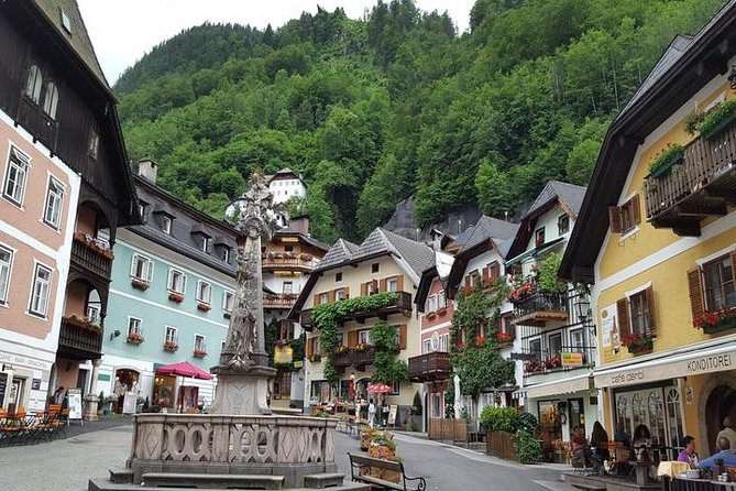 From Prague: Private Hallstatt Alps Day Trip with Lakeside Picnic - Comfort and privacy are the main value