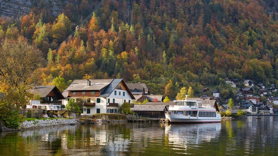 From Salzburg: Hallstatt, St.Gilgen & St. Wolfgang Day Trip - St. Gilgen and Wolfgangsee views