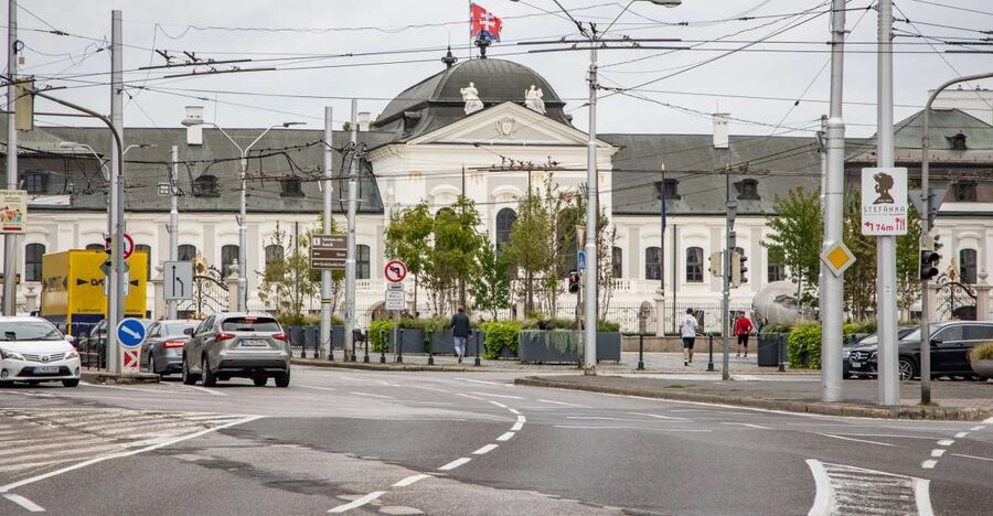 From Vienna: Bratislava Day Trip - Key points to know before booking