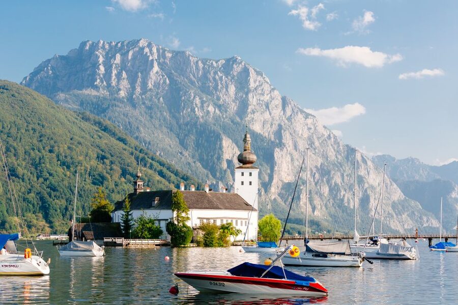 From Vienna: Full Day Trip to Hallstatt and Salzkammergut - The coach ride and the Strenberg break