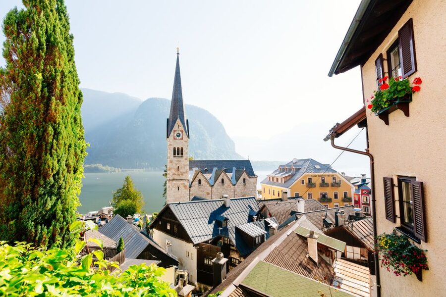 From Vienna: Full Day Trip to Hallstatt and Salzkammergut - Arriving in Hallstatt and hearing its salt story