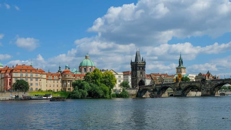 From Vienna: Full-Day Trip to Prague - The real shape of a 13-hour Vienna to Prague day