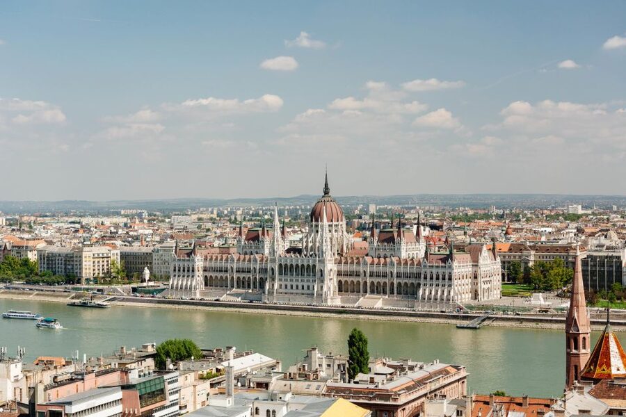 From Vienna: Guided Day Trip to Budapest - Free time in Pest: make a simple plan