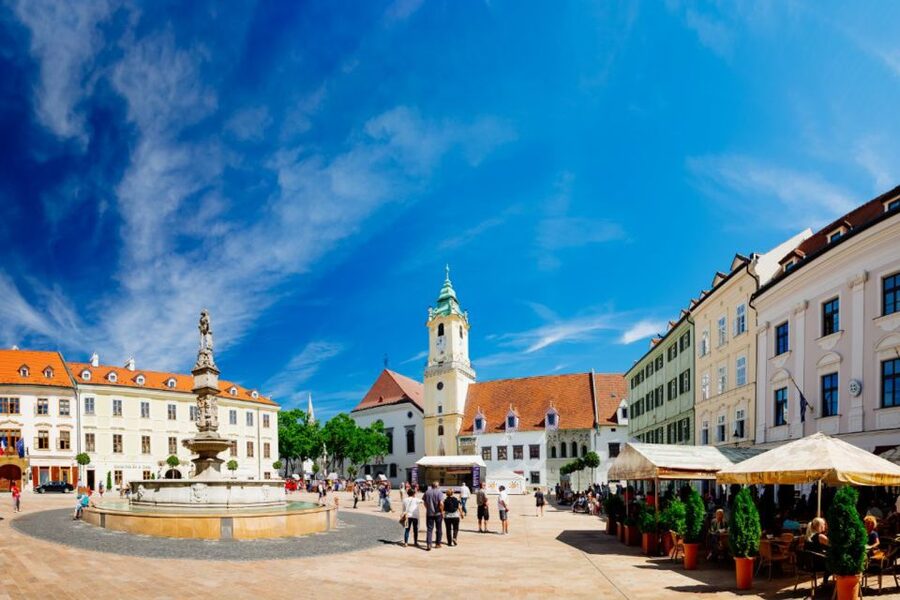 From Vienna: Guided Tour to Bratislava with Speed Boat Ride - A guided walk through Bratislava’s old town