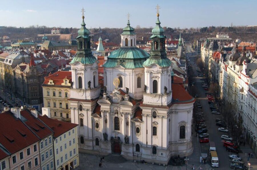 From Vienna: Prague Small-Group Guided Day Tour - Why a Vienna to Prague day trip can work