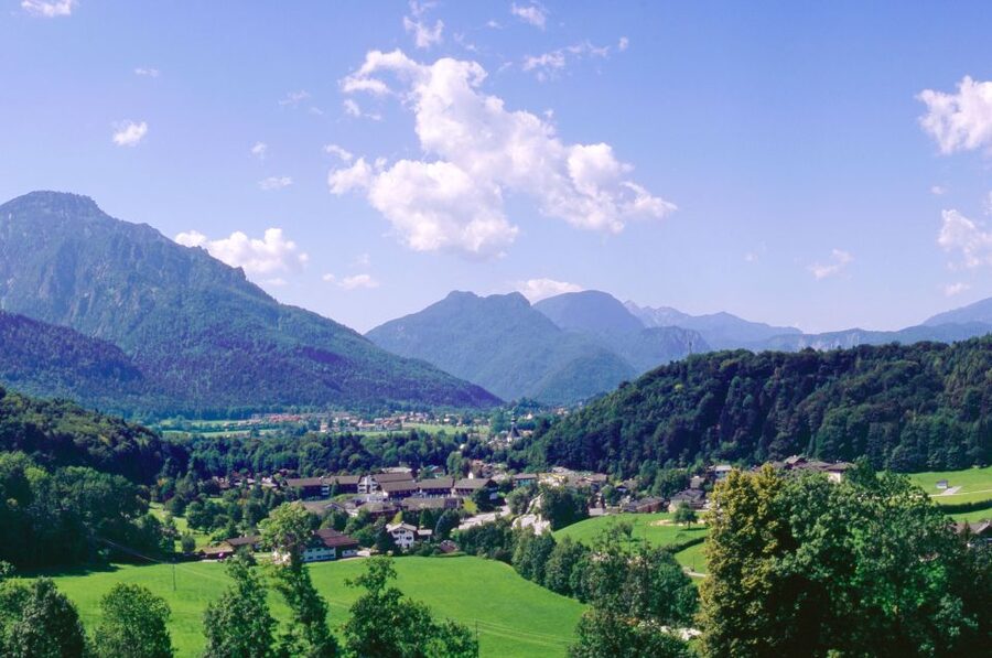 From Vienna: Salzburg and Alpine Lakes Full-Day Trip - Wolfgangsee and the Salzkammergut setting