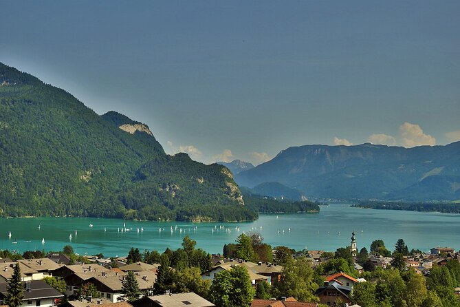 Full-Day Minivan Tour From Salzburg to Hallstatt with 5 Fingers,Lakes&Mountains - Guides, Group Size, and the Ride