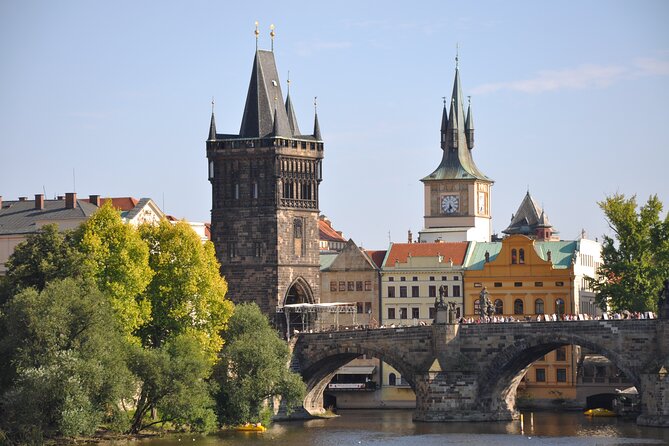 Full-Day Private Tour to Prague from Vienna - Two hours to eat and find your own Prague