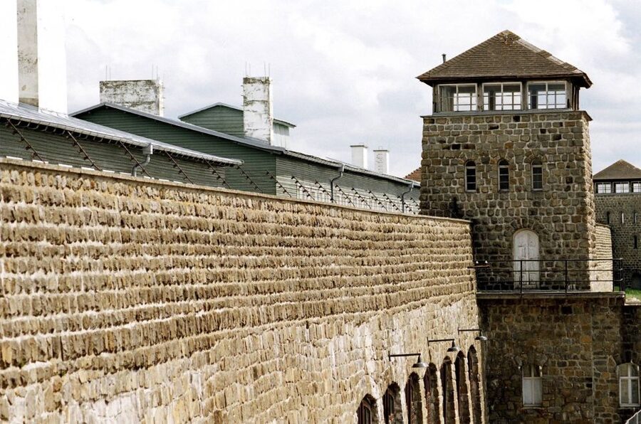 Full-Day Private Trip from Vienna to Mauthausen Memorial - Arriving at the Mauthausen Memorial