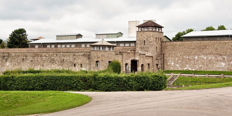 Full-Day Private Trip from Vienna to Mauthausen Memorial - SS-Quarters, Camp Prison, and the Gas Chamber