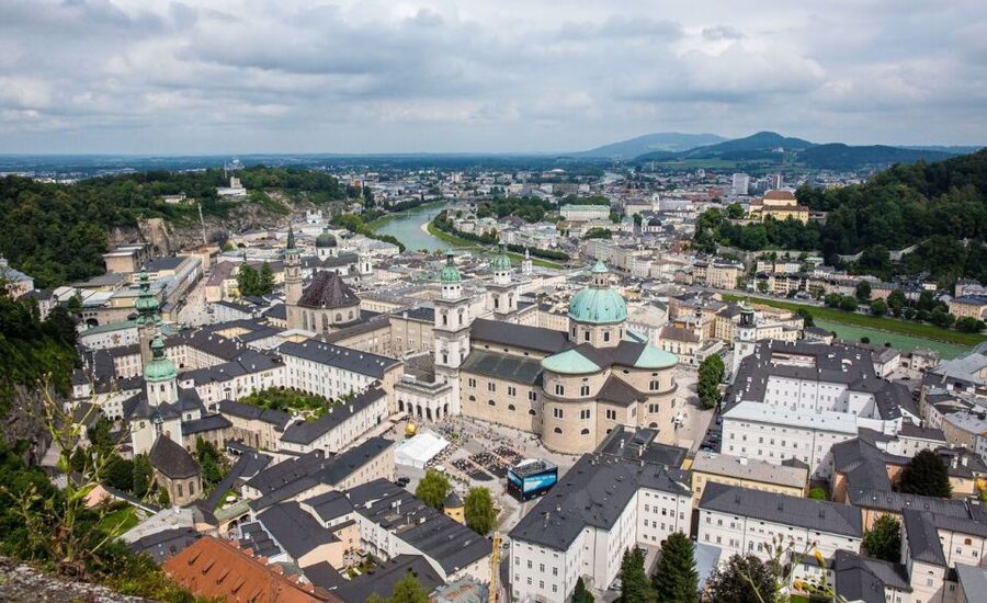 Full-Day Private Trip from Vienna to Salzburg - Leaving Vienna for Salzburg