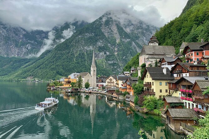 Full Day Tour from Vienna to Wachau, Melk, Hallstatt and Salzburg - Dürnstein and the Wachau Valley: a quick Danube taste