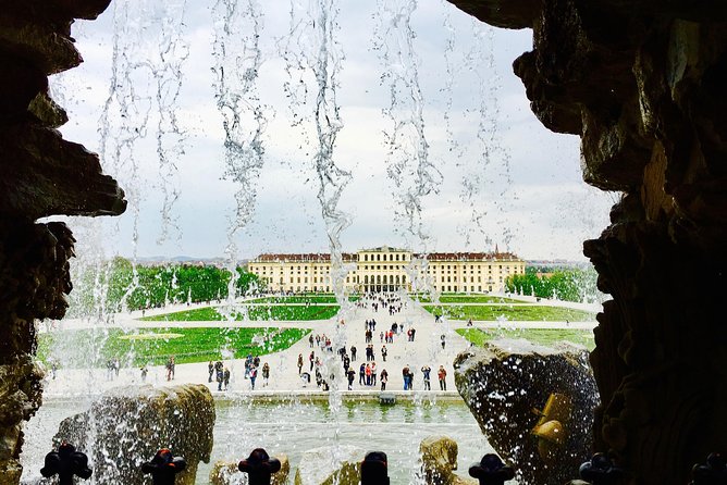 Grand Schoenbrunn Palace and Carriage Museum Tour Small Group - Who should book this Schönbrunn experience?