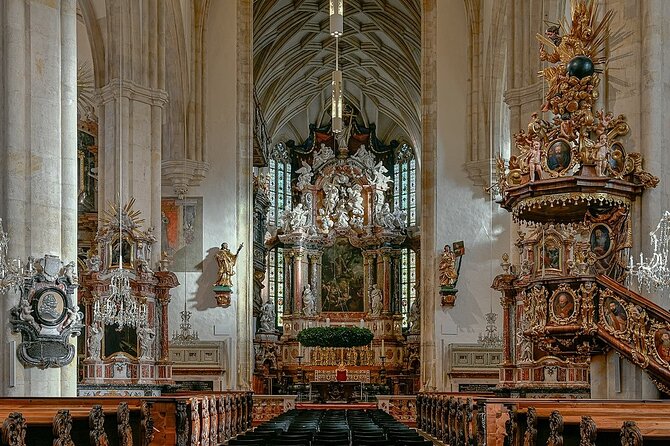 Graz: Old Town Highlights Private Walking Tour - The 2-hour route: a smart first look at Graz