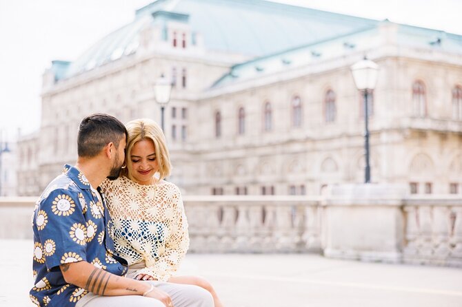 Guided Photoshoot Experience in Wien - Albertina: a strong opening frame