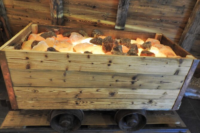 Hallstatt and Salt Mines Small-Group Tour from Salzburg - What the guides add to the day