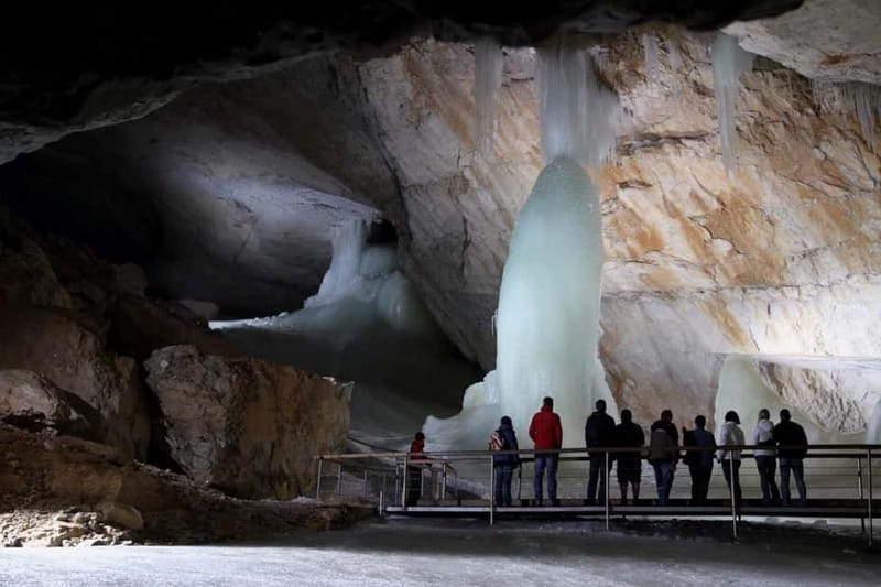 Hallstatt & Ice Cave & 5 fingers Private Trip From Salzburg - One private day from Salzburg to Dachstein