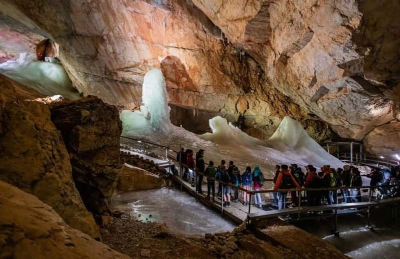 Hallstatt & Ice Cave & 5 fingers Private Trip From Salzburg - Hallstatt with one hour by the lake